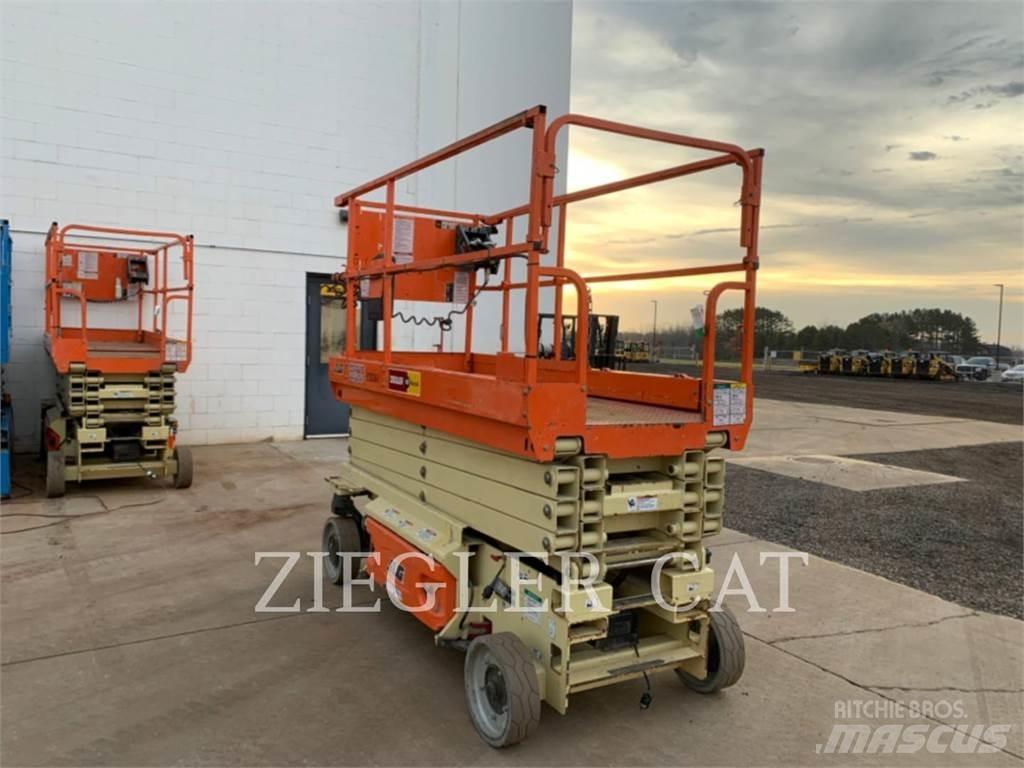 JLG 3246ES Підйомники-ножиці