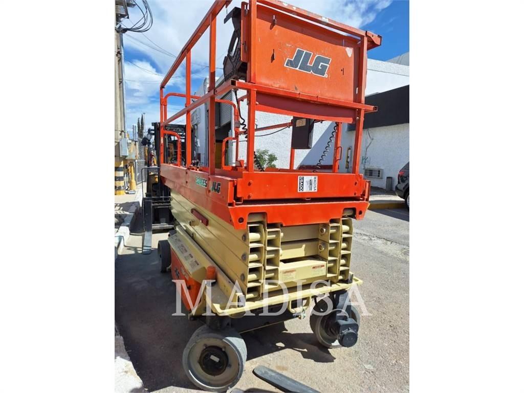 JLG 3246ES Підйомники-ножиці