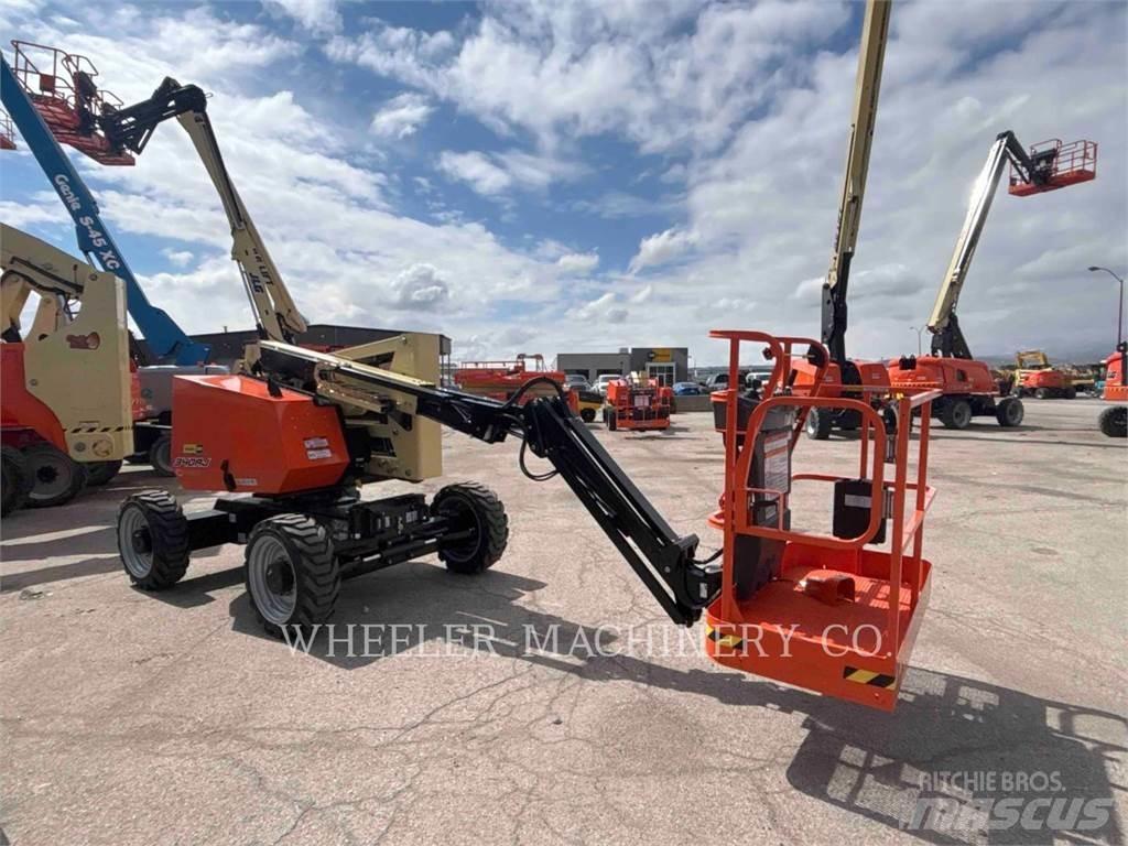 JLG 340AJ Колінчаті підйомники