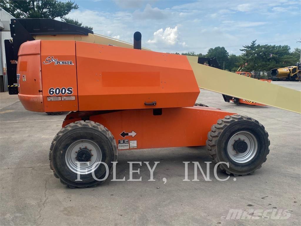 JLG 600S Колінчаті підйомники