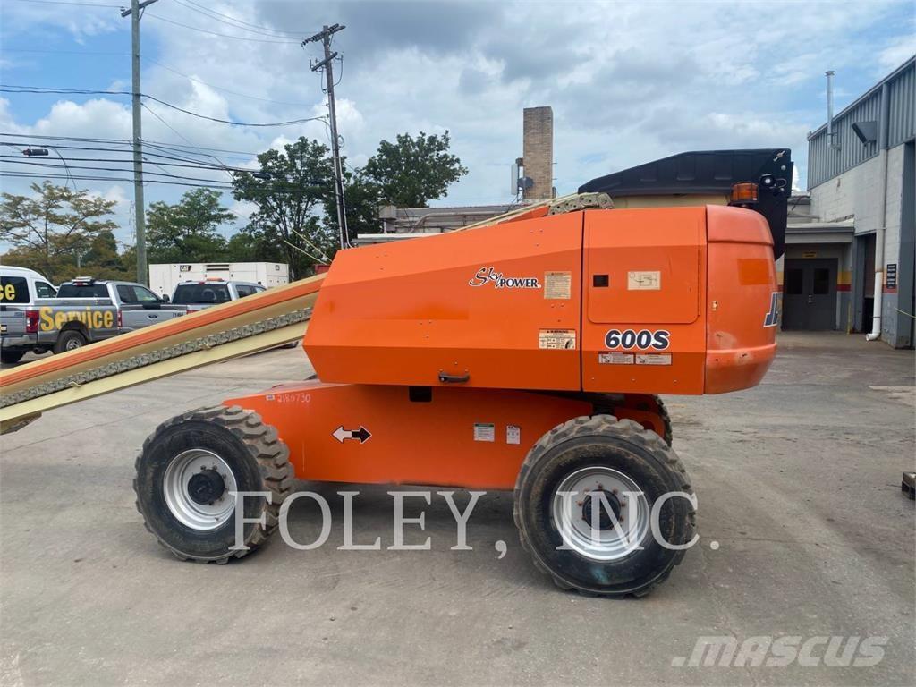 JLG 600S Колінчаті підйомники