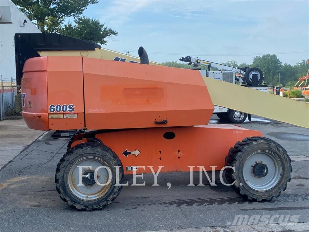 JLG 600S Колінчаті підйомники