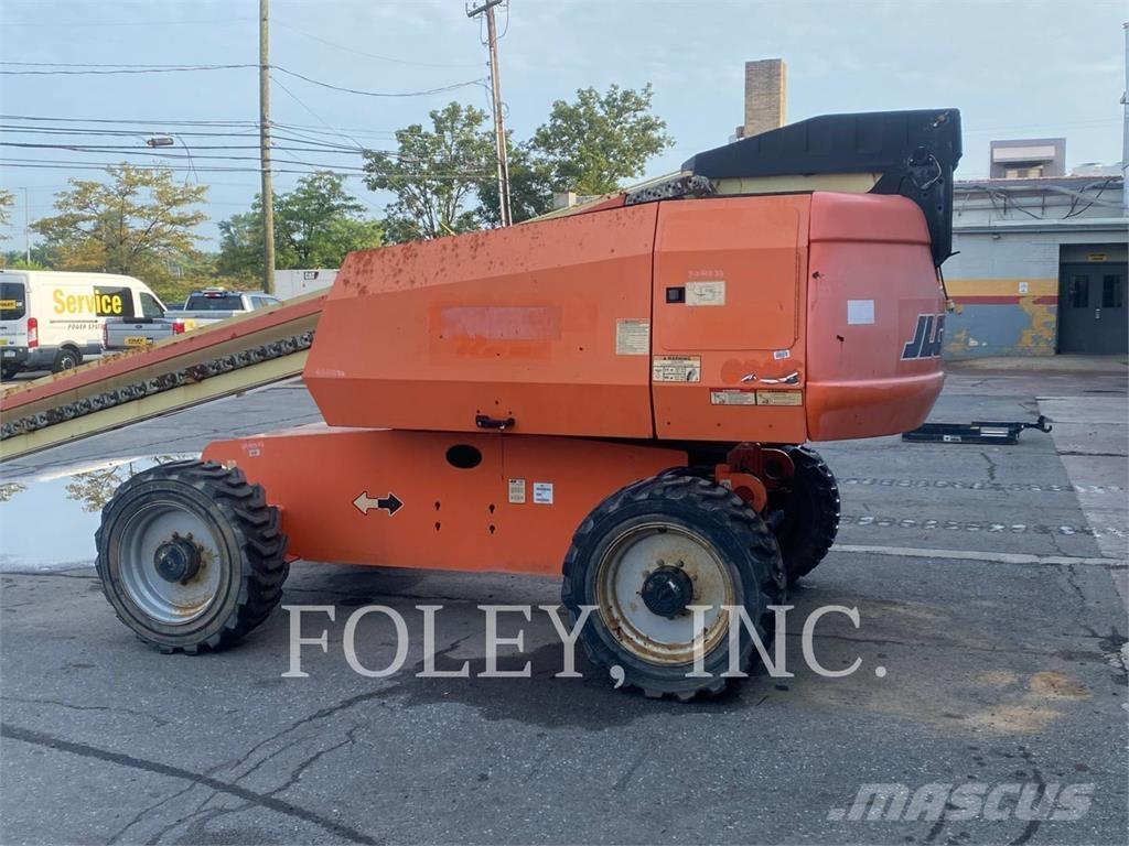 JLG 600S Колінчаті підйомники