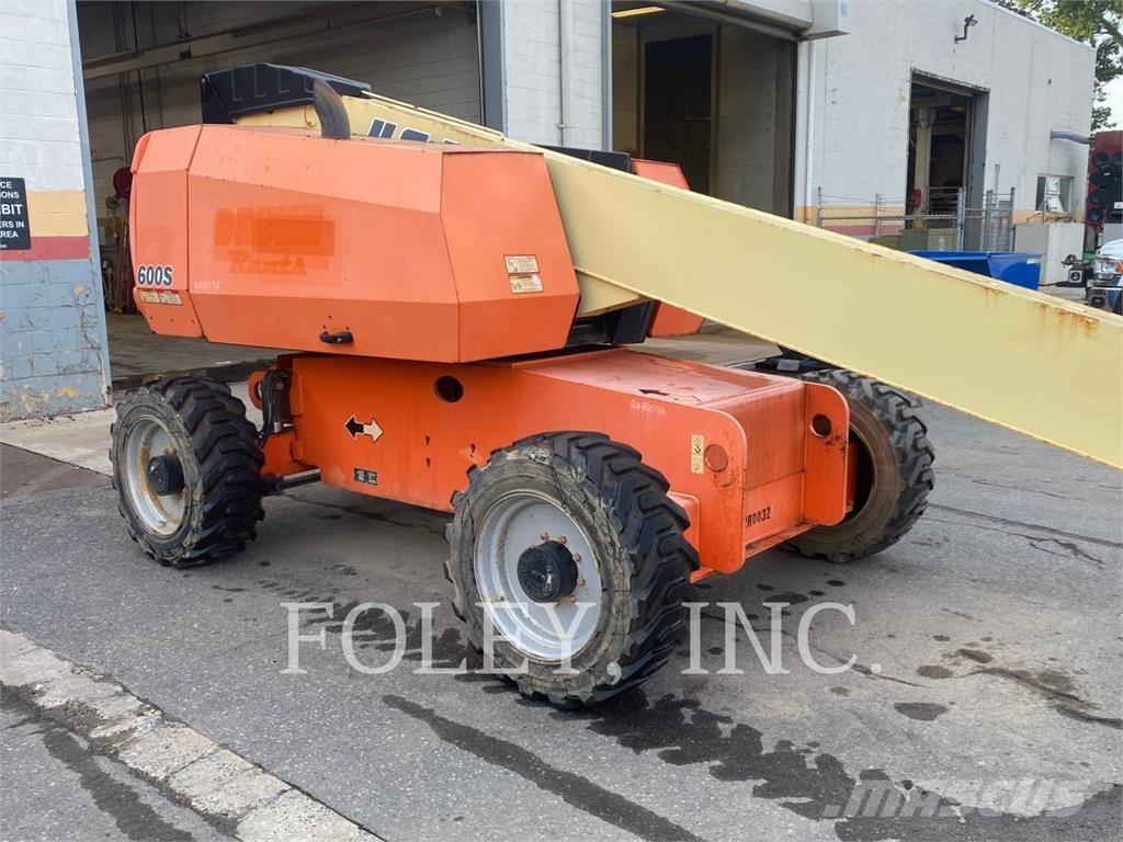 JLG 600S Колінчаті підйомники
