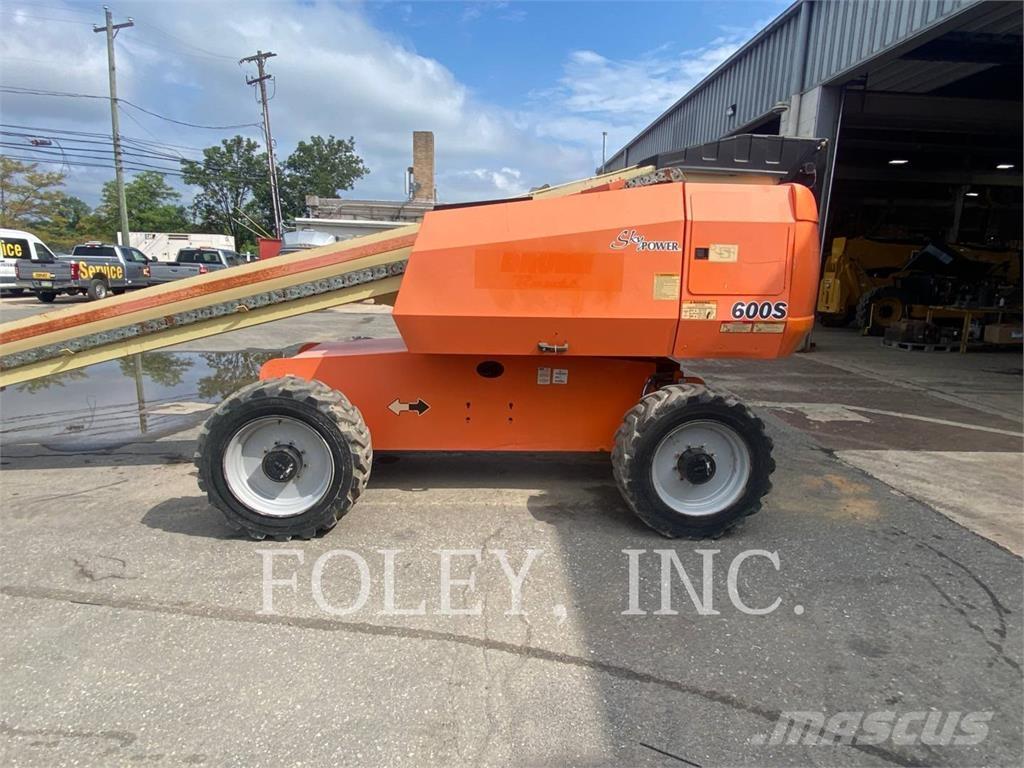 JLG 600S Колінчаті підйомники