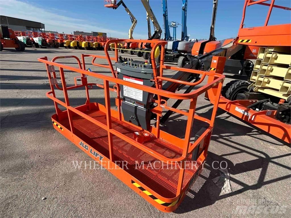 JLG 660SJ Колінчаті підйомники