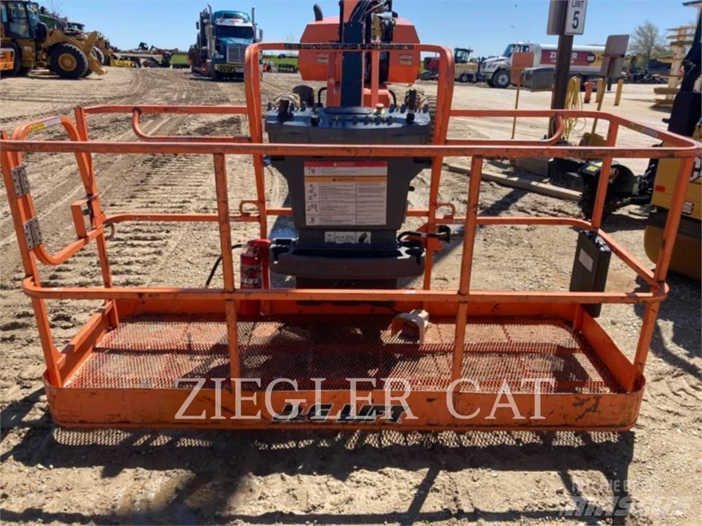 JLG 660SJ Колінчаті підйомники