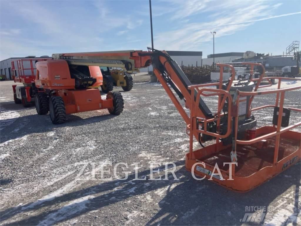 JLG 660SJ Колінчаті підйомники