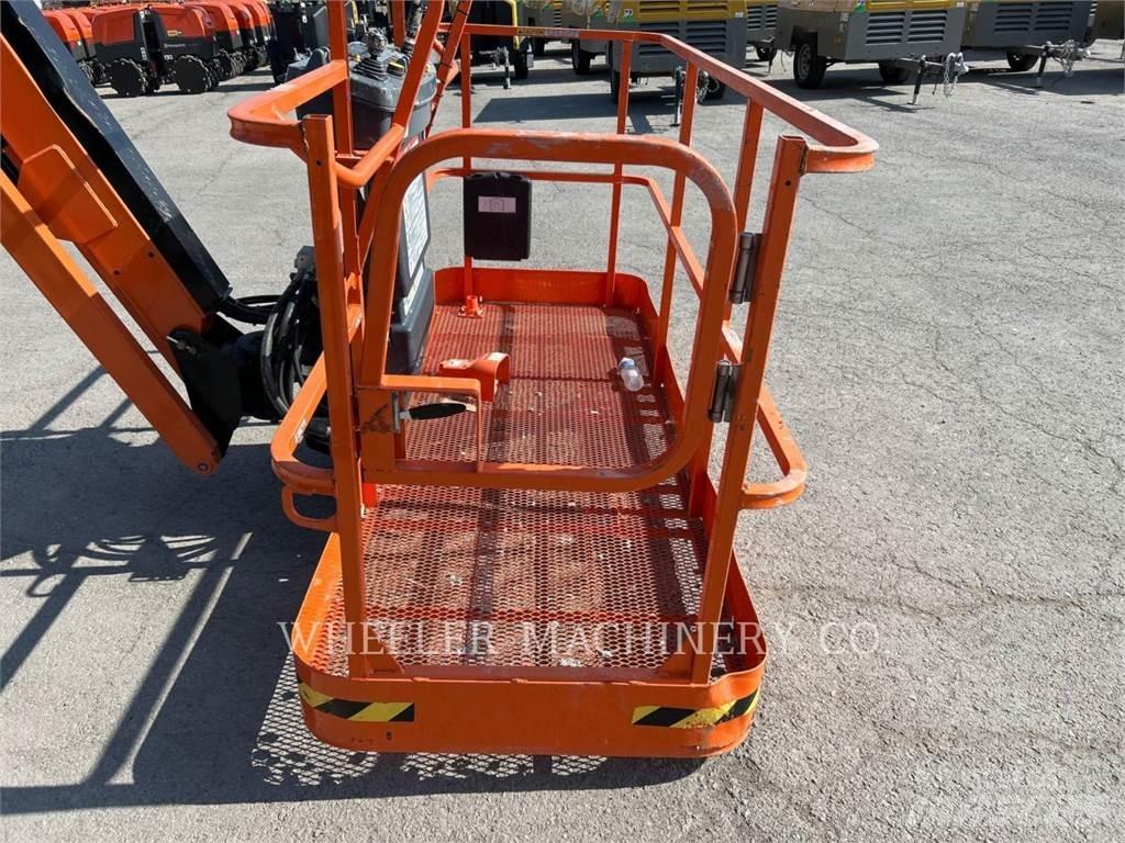 JLG 660SJ SP Колінчаті підйомники