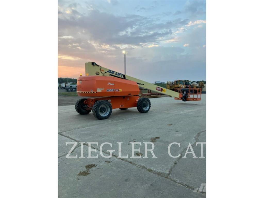 JLG 800S Колінчаті підйомники