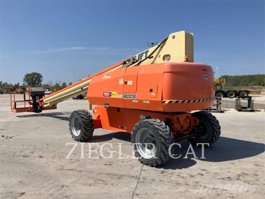 JLG 800S Колінчаті підйомники