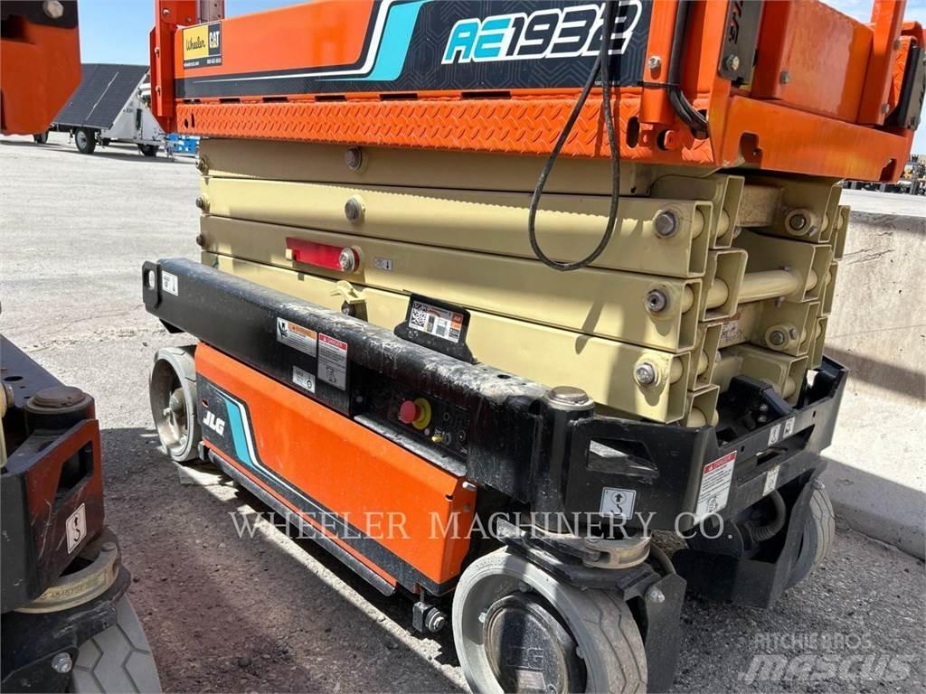 JLG AE1932 Підйомники-ножиці