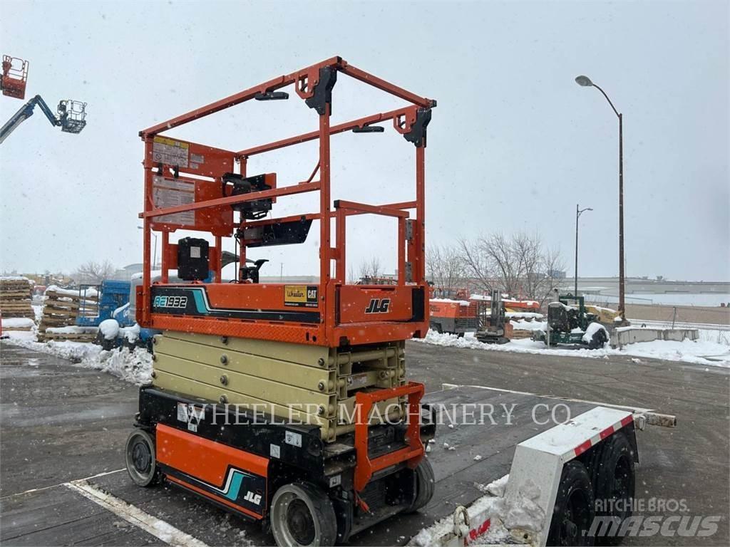 JLG AE1932 Підйомники-ножиці