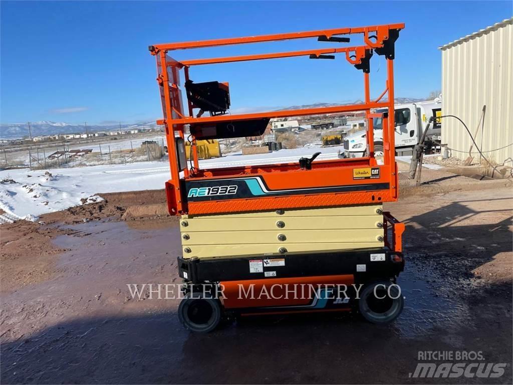 JLG AE1932 Підйомники-ножиці