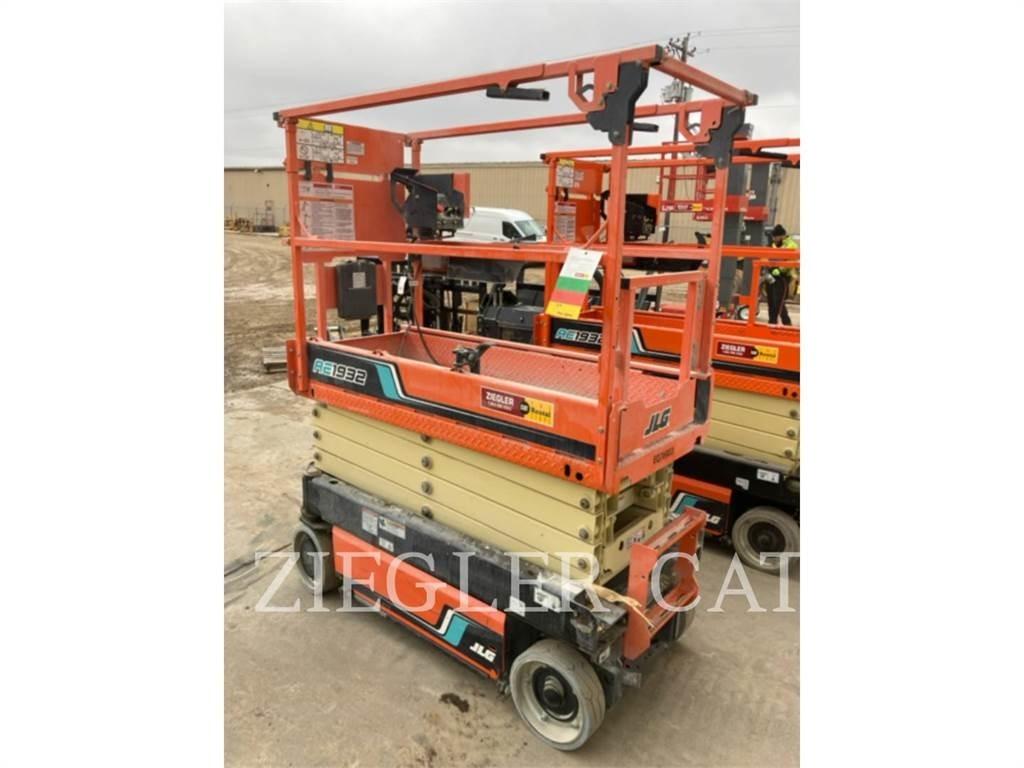 JLG AE1932 Підйомники-ножиці