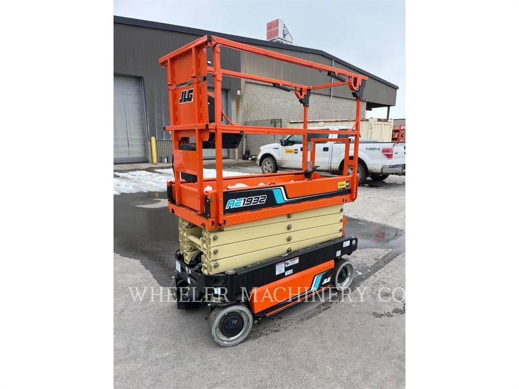 JLG AE1932 Підйомники-ножиці