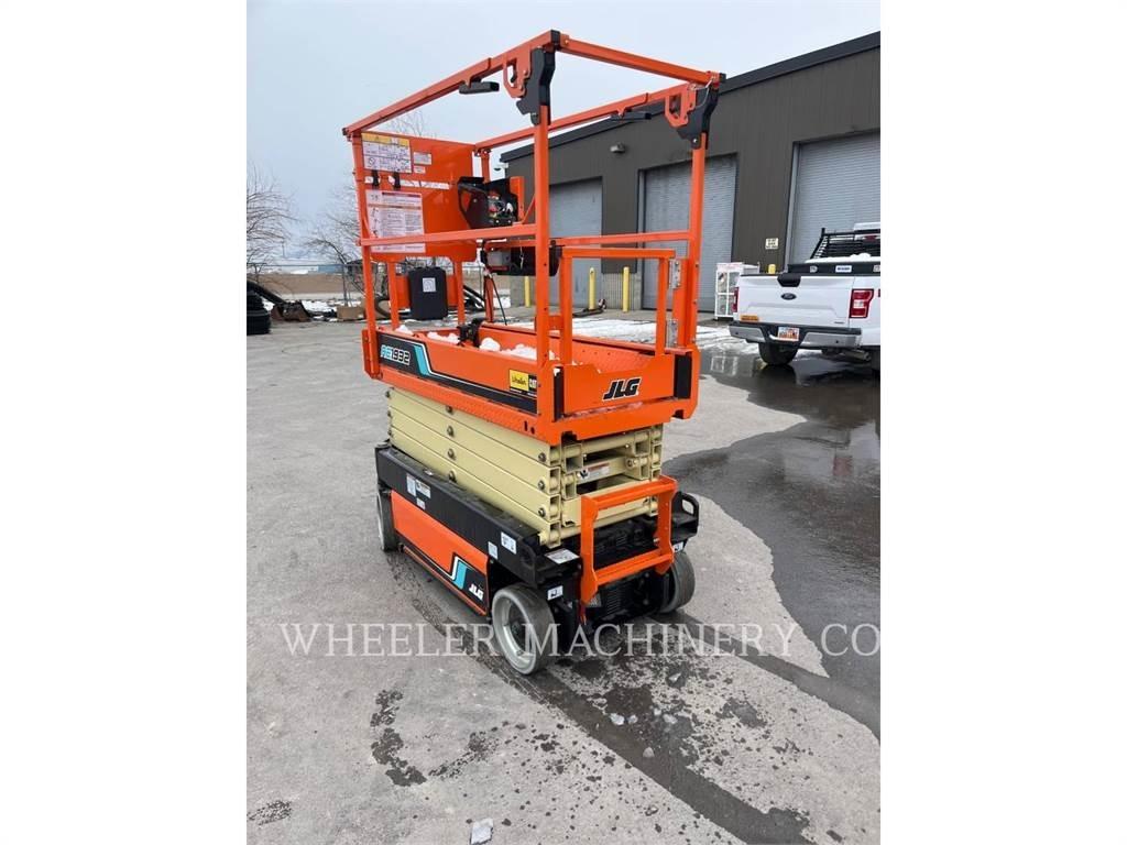 JLG AE1932 Підйомники-ножиці