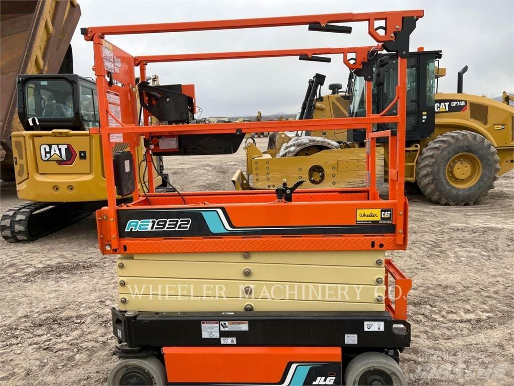 JLG AE1932 Підйомники-ножиці
