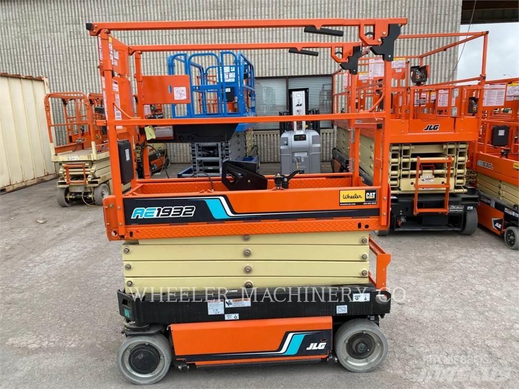 JLG AE1932 Підйомники-ножиці