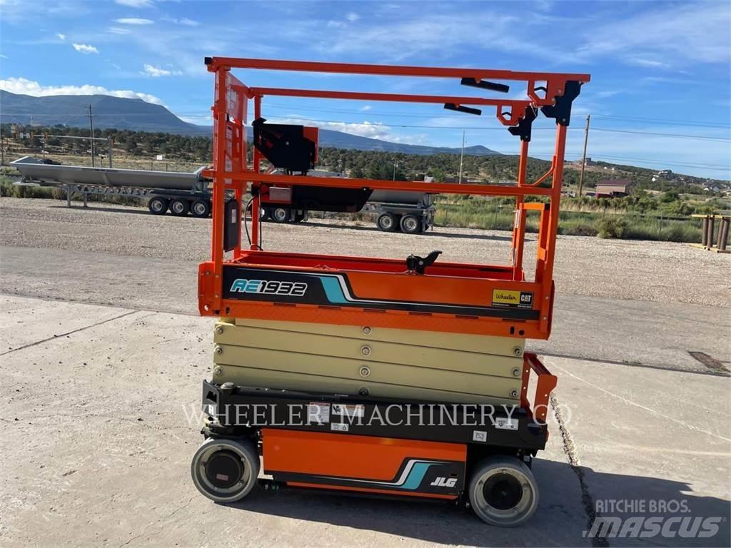 JLG AE1932 Підйомники-ножиці