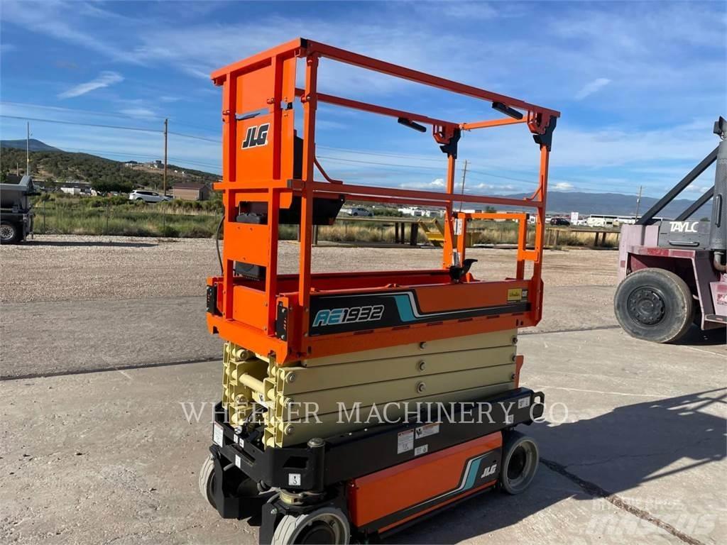 JLG AE1932 Підйомники-ножиці