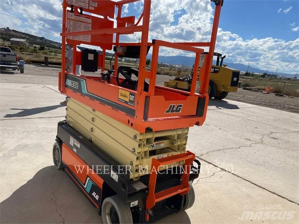JLG AE1932 Підйомники-ножиці