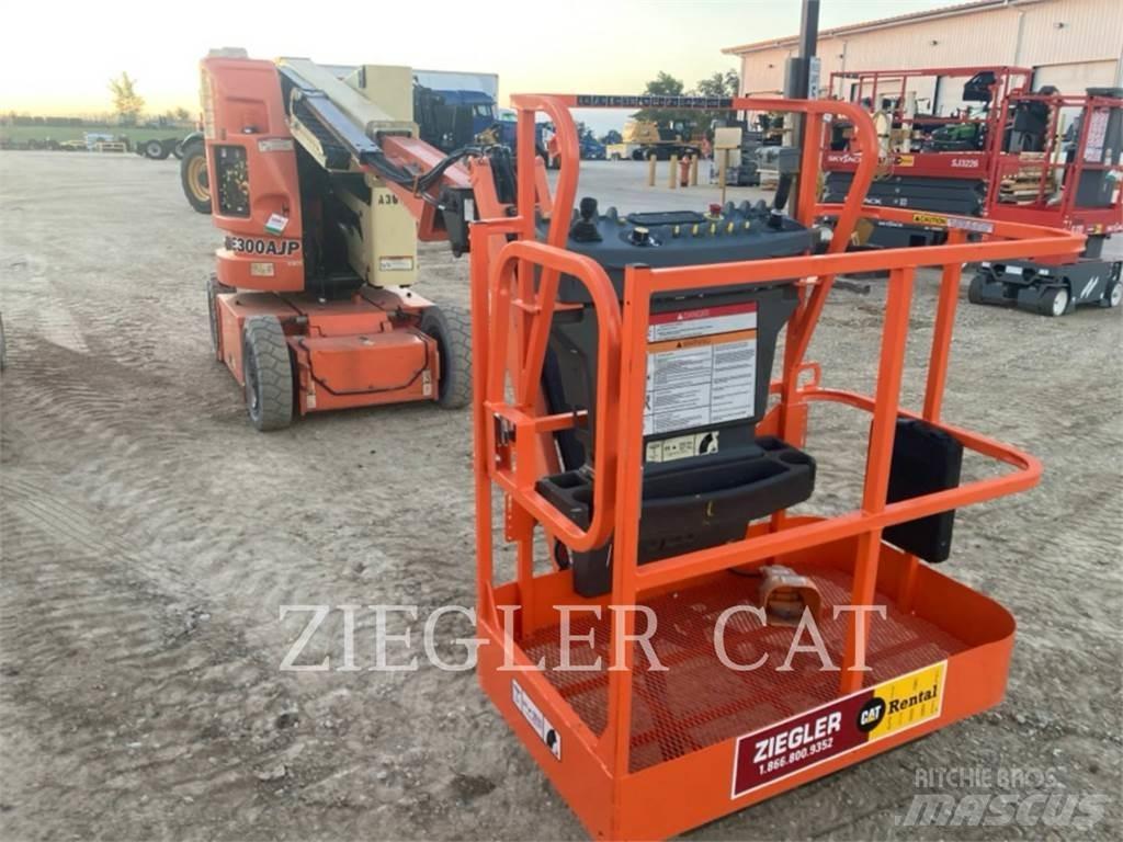 JLG E300AJP Колінчаті підйомники
