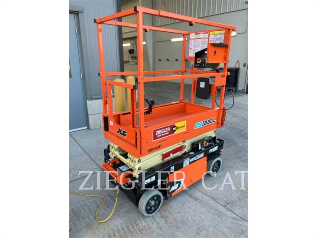 JLG ES1330L Підйомники-ножиці