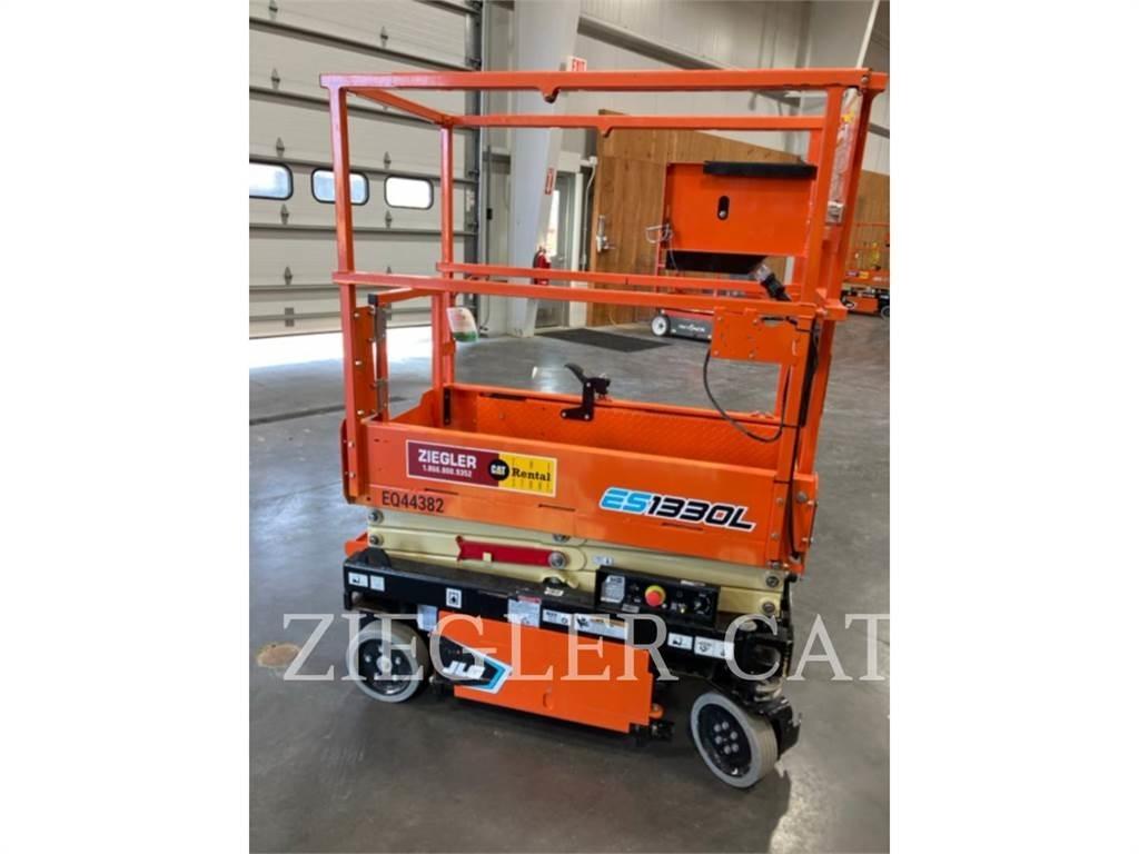 JLG ES1330L Підйомники-ножиці