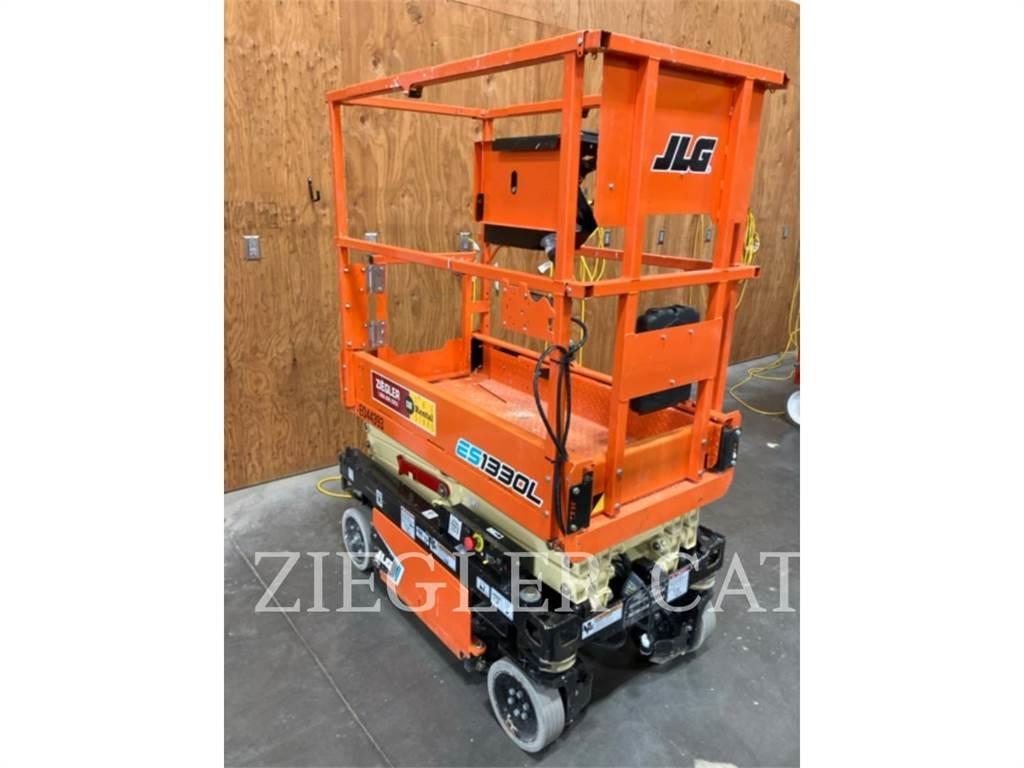 JLG ES1330L Підйомники-ножиці