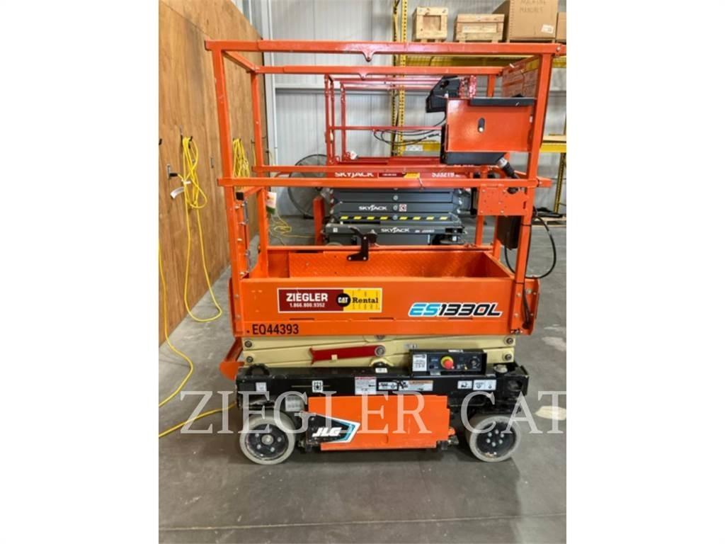 JLG ES1330L Підйомники-ножиці