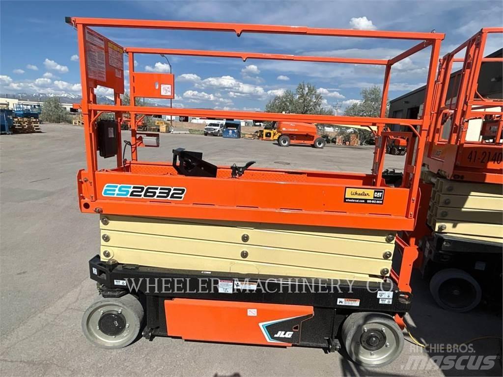 JLG ES2632 Підйомники-ножиці