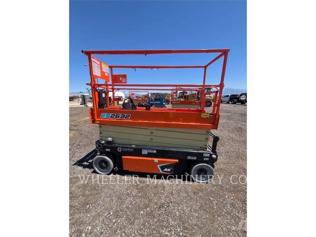 JLG ES2632 Підйомники-ножиці