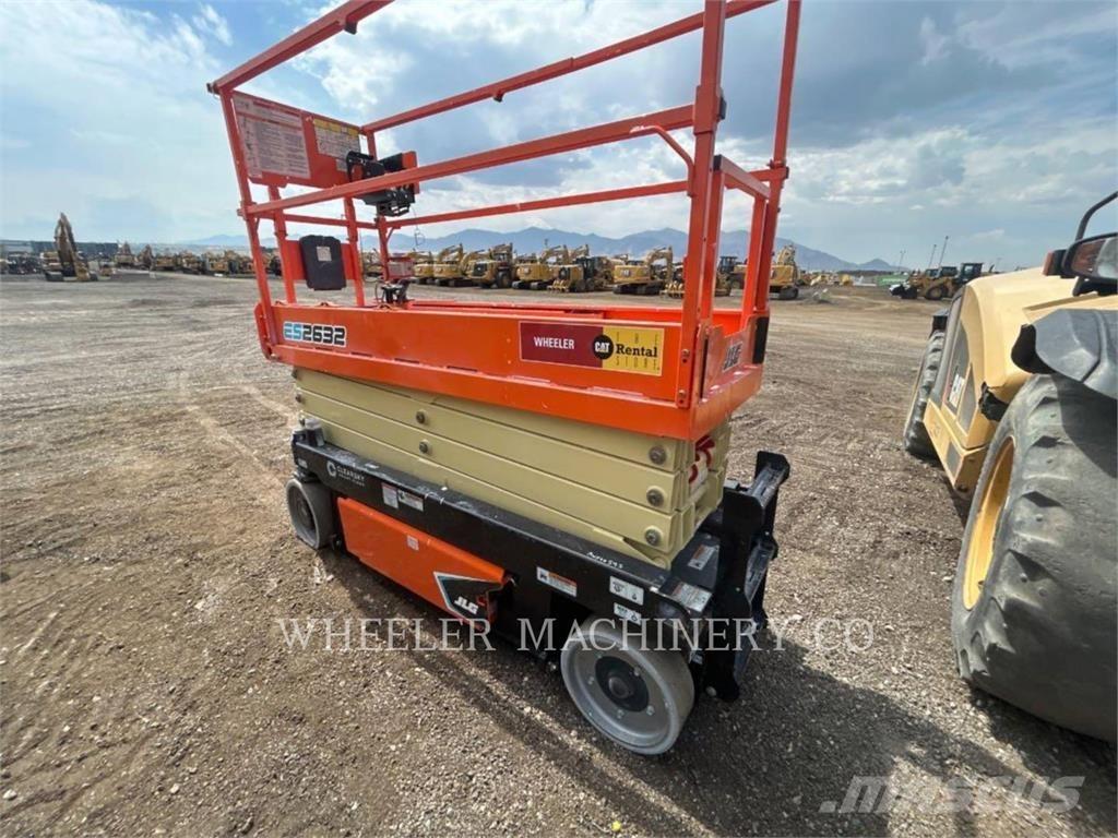 JLG ES2632 Підйомники-ножиці