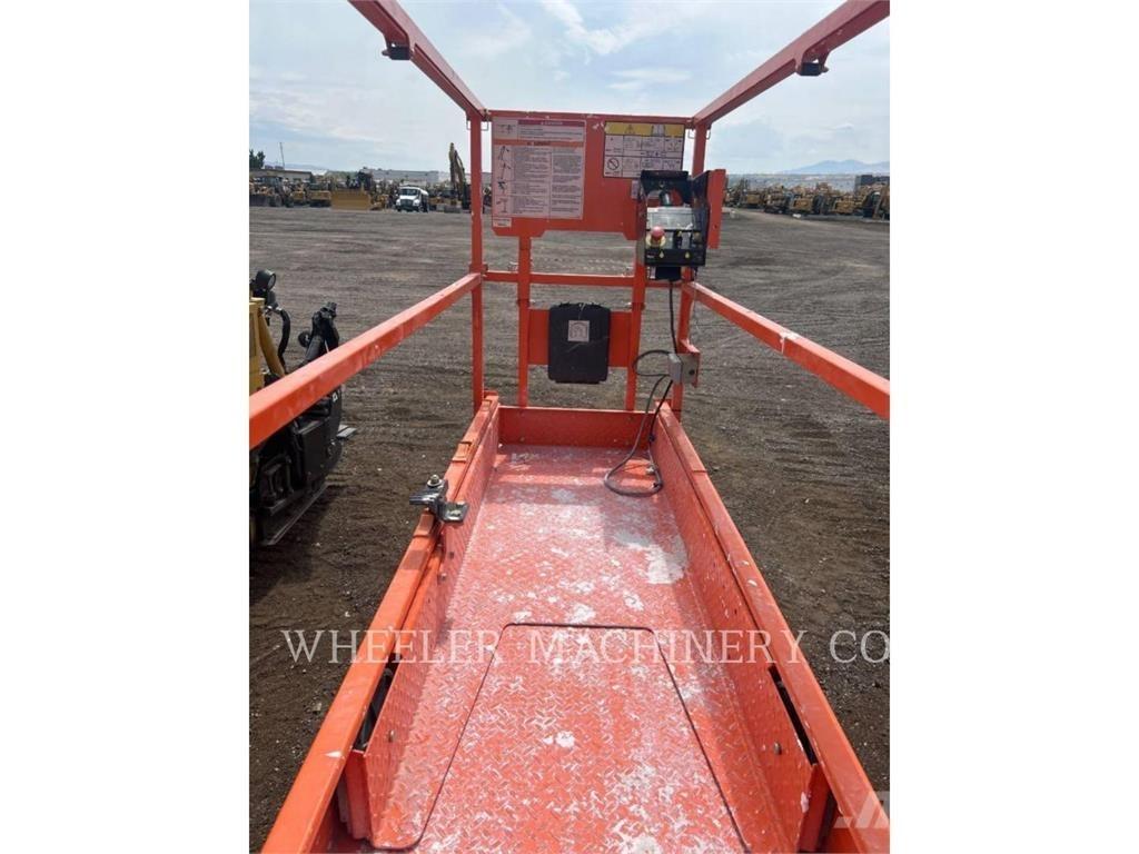 JLG ES2632 Підйомники-ножиці