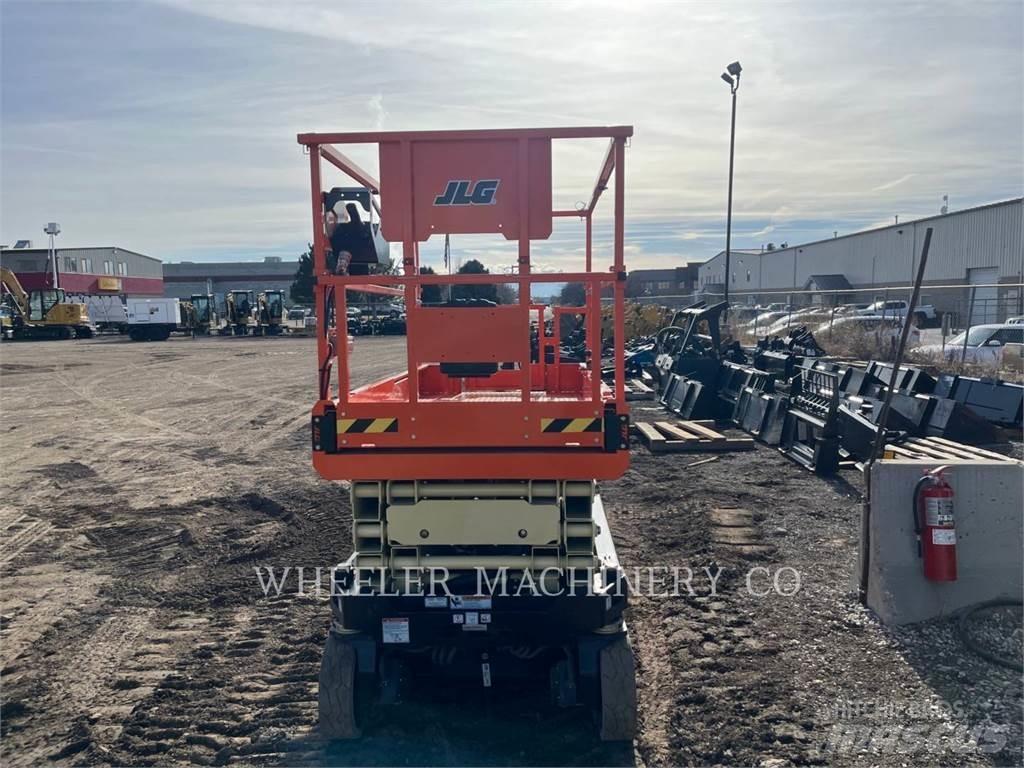 JLG ES2646 Підйомники-ножиці