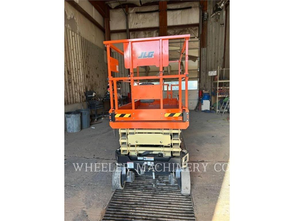 JLG ES2646 Підйомники-ножиці