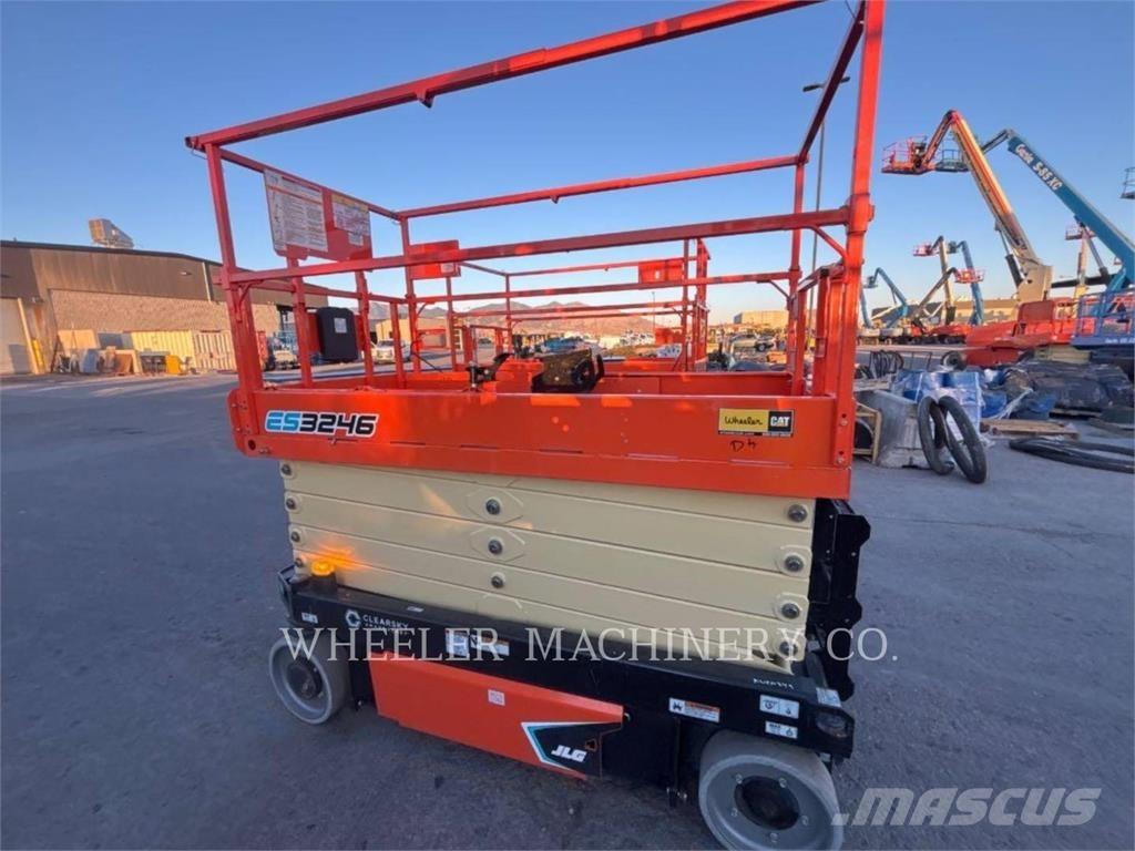 JLG ES3246 Підйомники-ножиці
