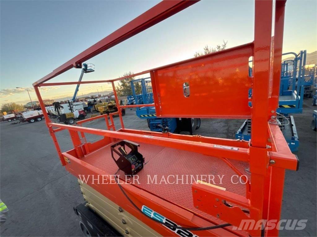 JLG ES3246 Підйомники-ножиці