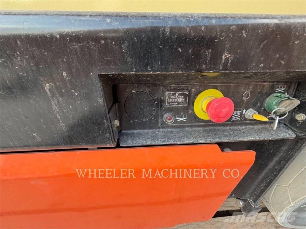 JLG ES3246 Підйомники-ножиці