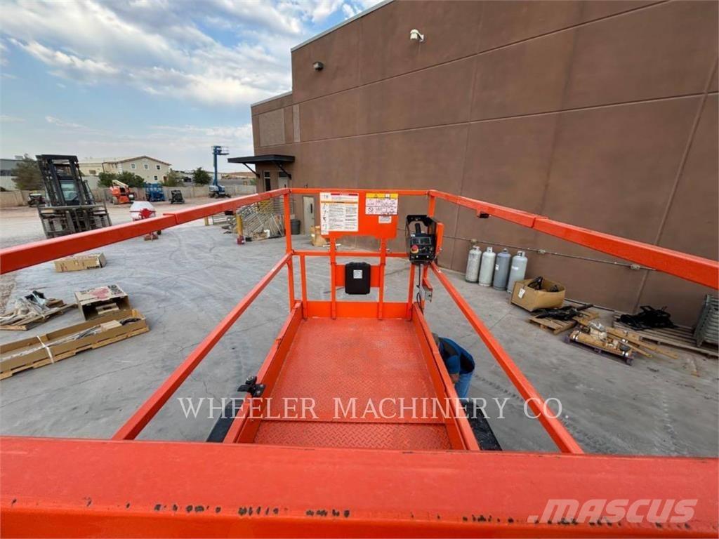 JLG ES3246 Підйомники-ножиці