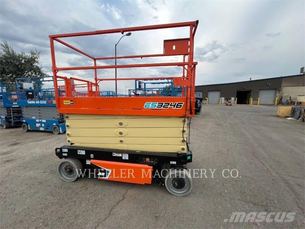 JLG ES3246 Підйомники-ножиці