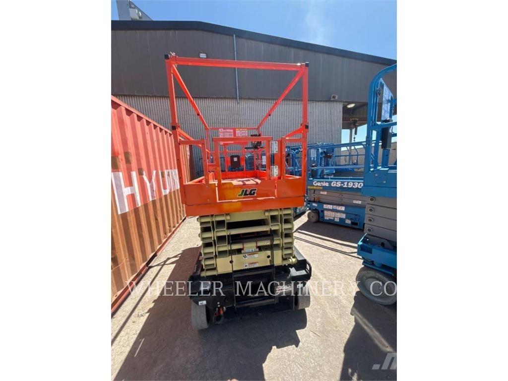 JLG ES3246 Підйомники-ножиці
