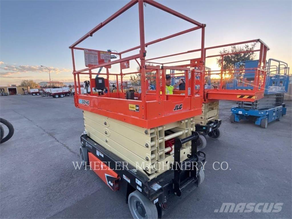 JLG ES3246 Підйомники-ножиці