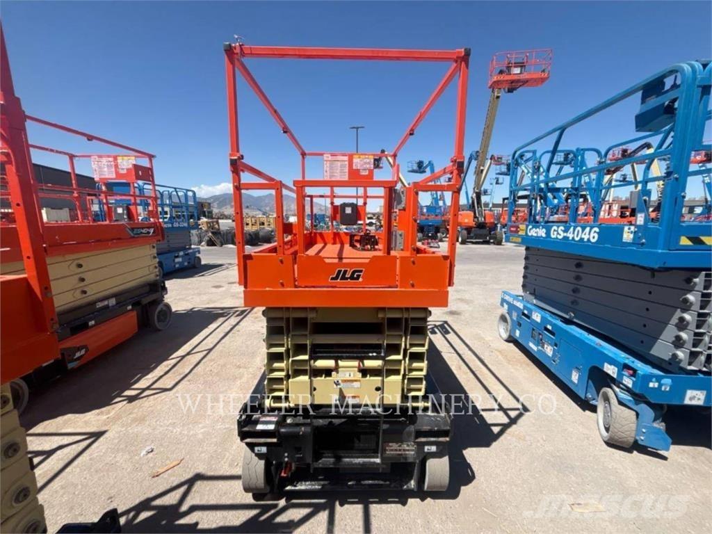 JLG ES3246 Підйомники-ножиці