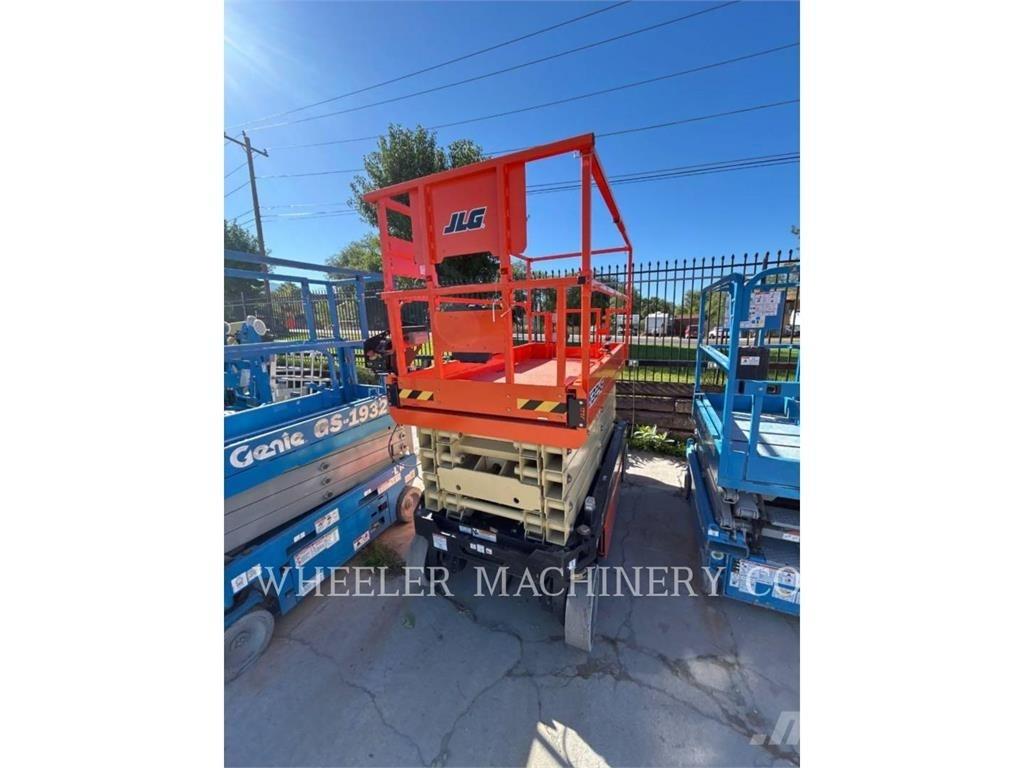 JLG ES3246 Підйомники-ножиці