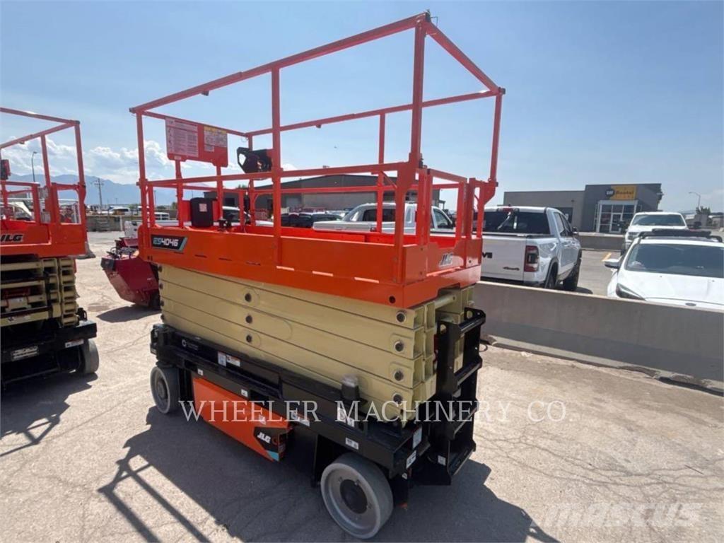 JLG ES4046 Підйомники-ножиці