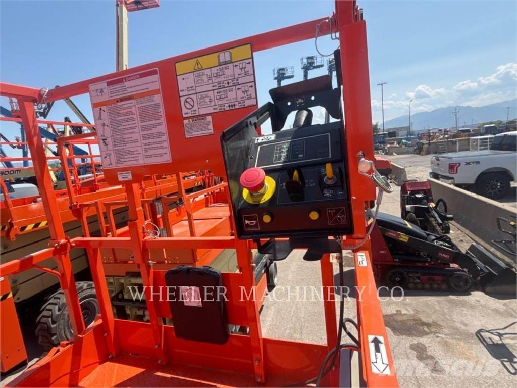 JLG ES4046 Підйомники-ножиці