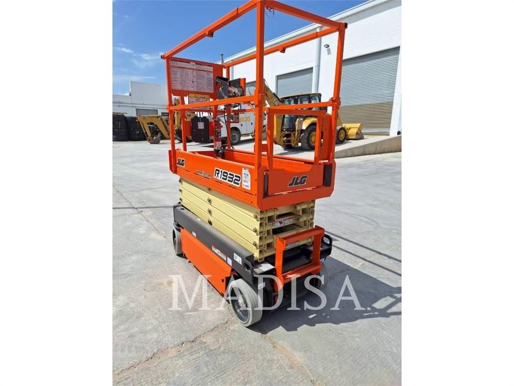 JLG R1932 Підйомники-ножиці