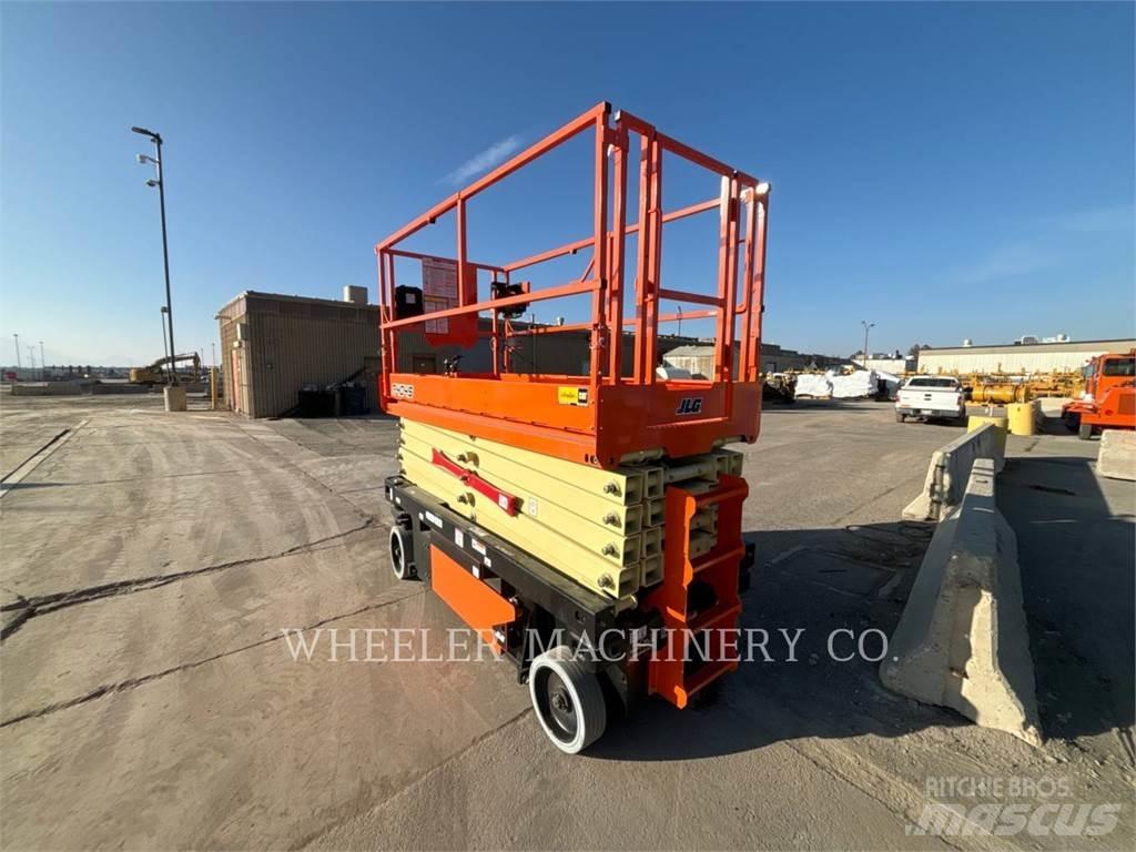 JLG R4045 Підйомники-ножиці